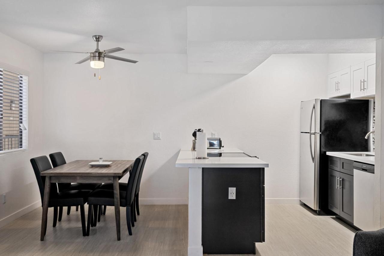 Newly Renovated 2Br Apartment W Pool By Stay Gia Феникс Экстерьер фото