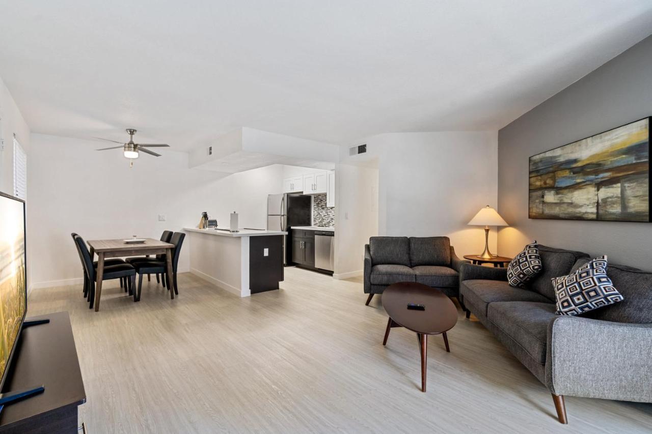 Newly Renovated 2Br Apartment W Pool By Stay Gia Феникс Экстерьер фото